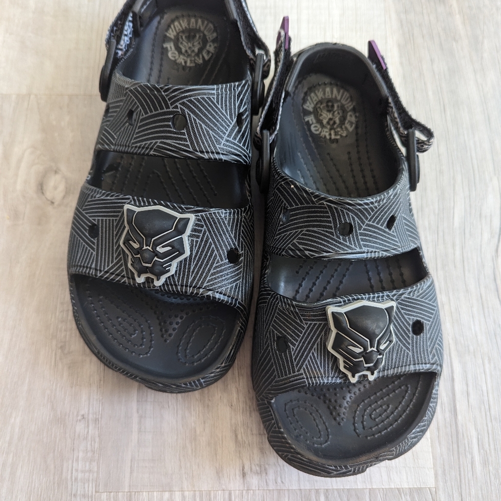 Black panther croc sandals youth size 5